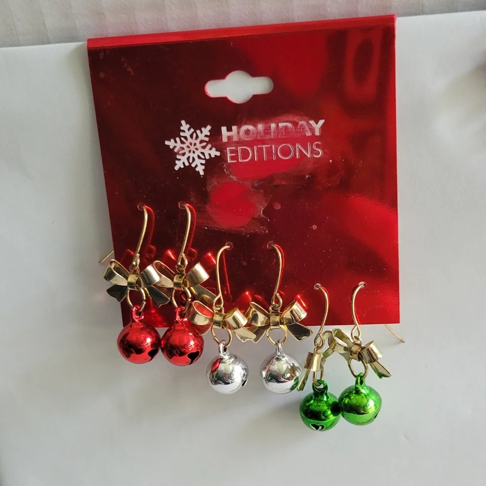 10 pairs of Christmas earrings